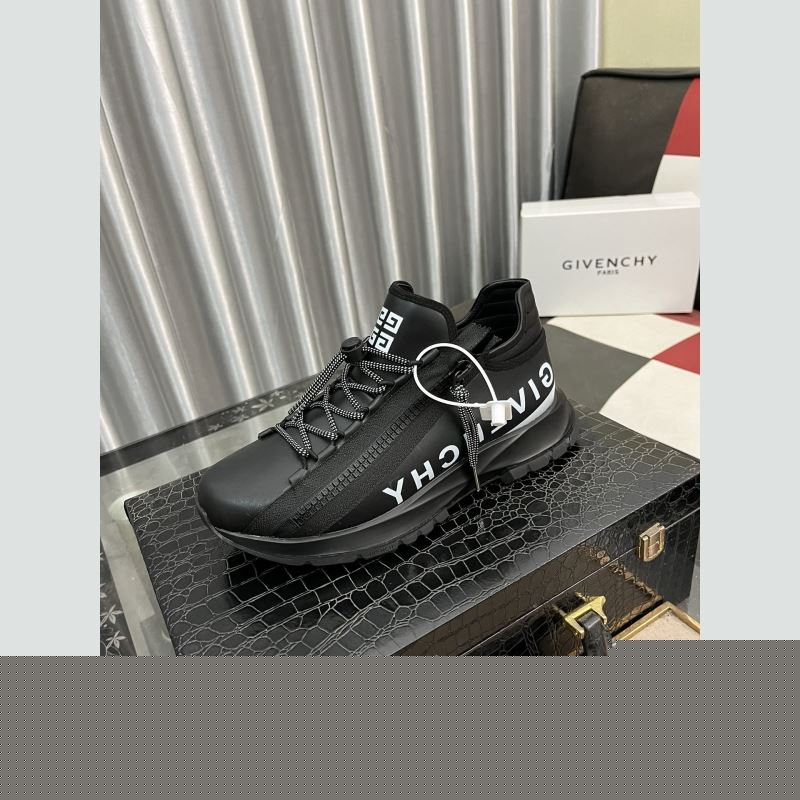 l**is V*t*n sneakers